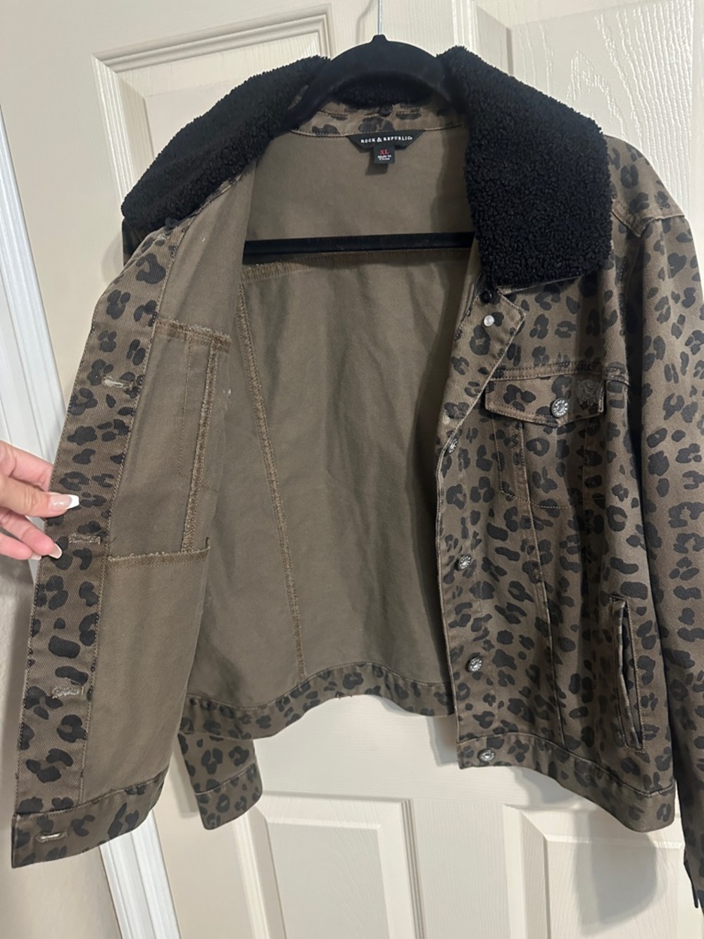 Rock & Republic Brown Leopard-Print Jean Jacket w Black Sherpa Collar, Sz XL - Picture 10 of 15